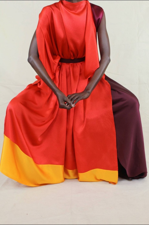 عرض ازياء مجموعة Roksanda لموسم خريف وشتاء 2021