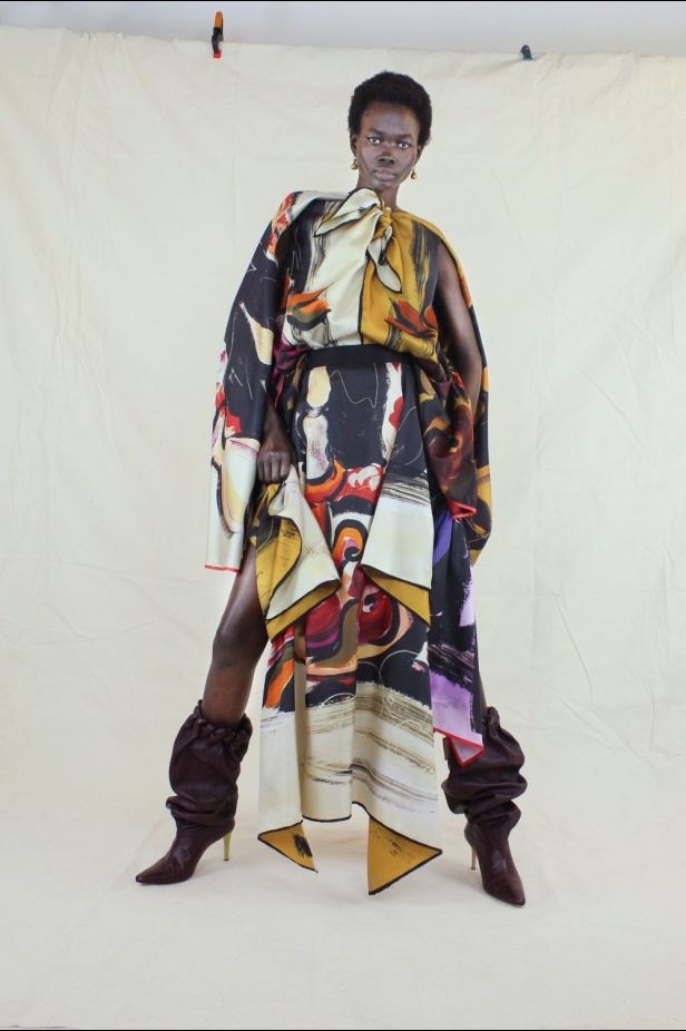 عرض ازياء مجموعة Roksanda لموسم خريف وشتاء 2021