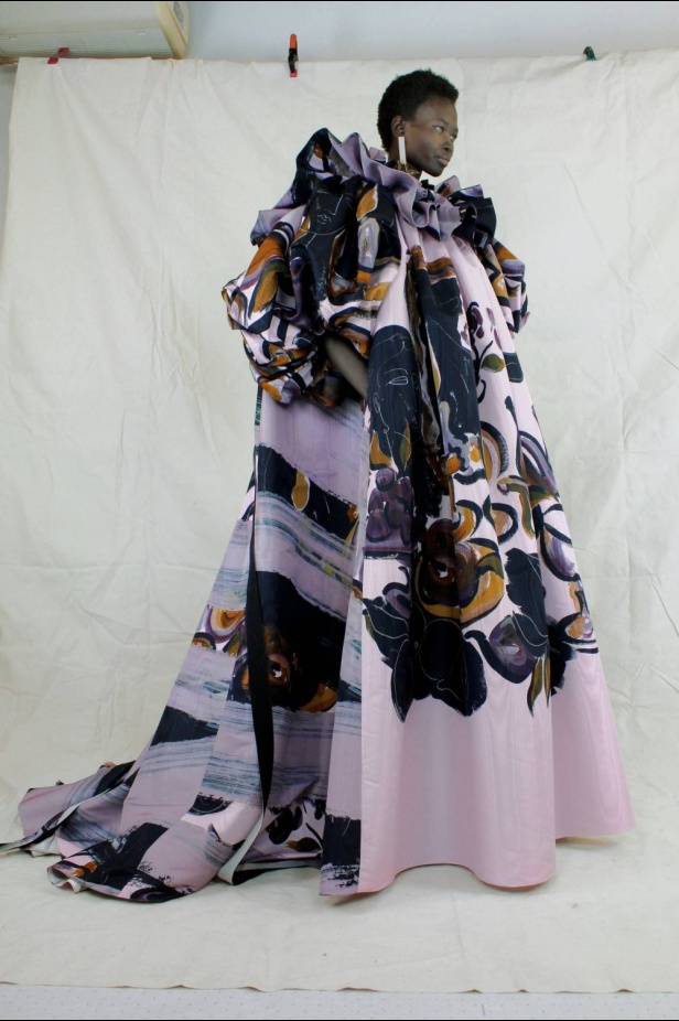 عرض ازياء مجموعة Roksanda لموسم خريف وشتاء 2021