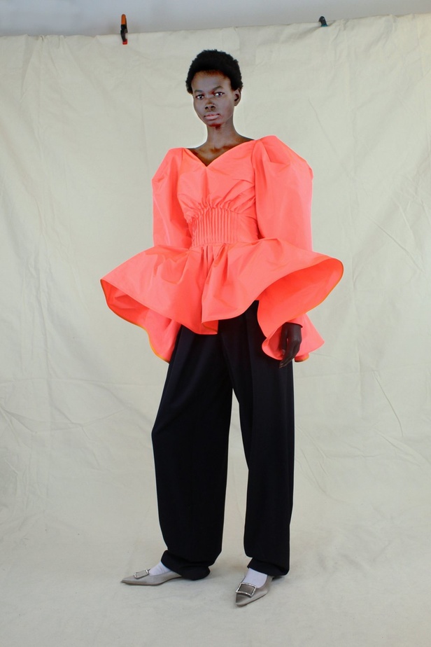 عرض ازياء مجموعة Roksanda لموسم خريف وشتاء 2021