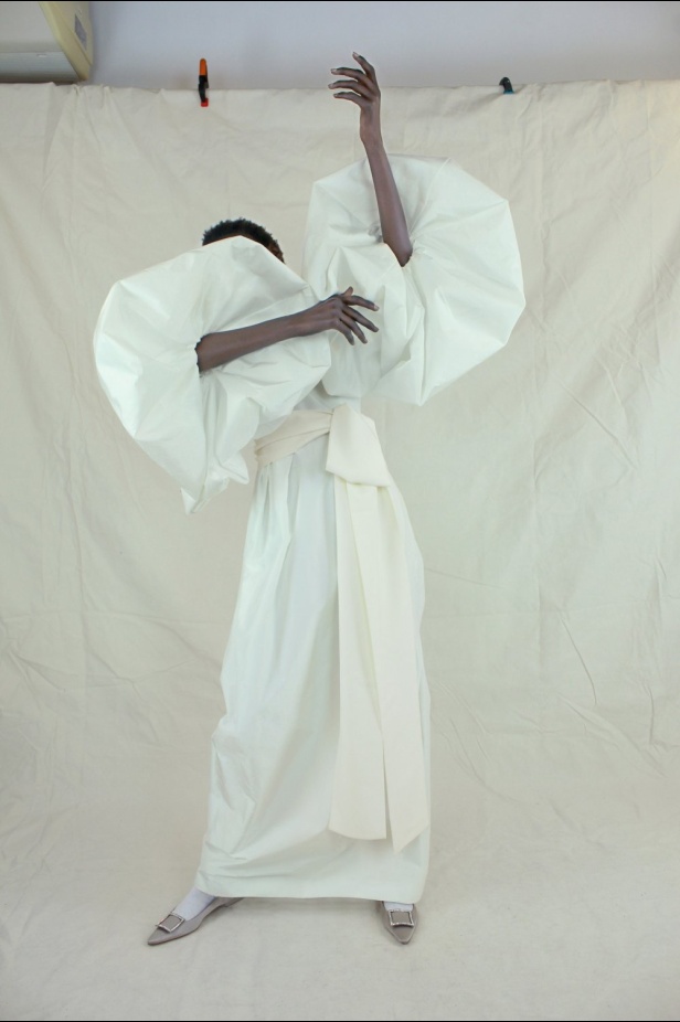 عرض ازياء مجموعة Roksanda لموسم خريف وشتاء 2021