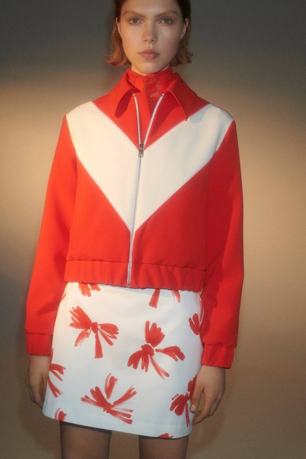 صور عرض أزياء مجموعة MSGM ريزورت 2022