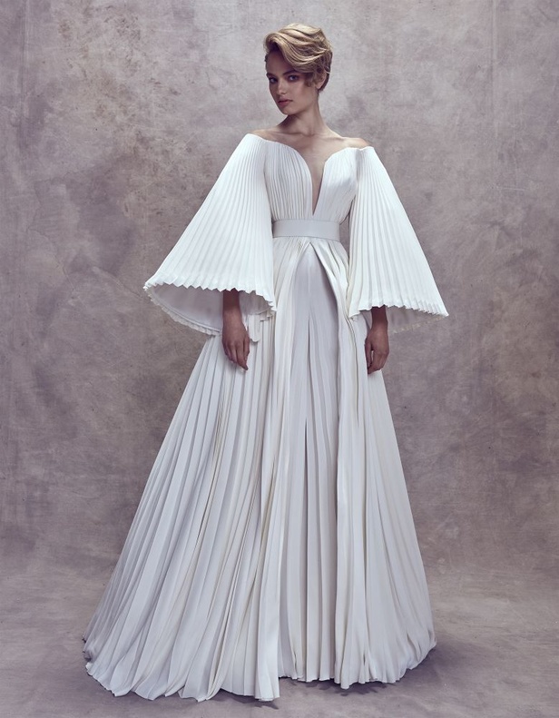 مجموعة أزياء المصمم السعودي محمد آشي خلال أسبوع الموضة في باريس !