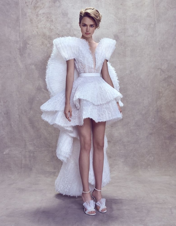 مجموعة أزياء المصمم السعودي محمد آشي خلال أسبوع الموضة في باريس !