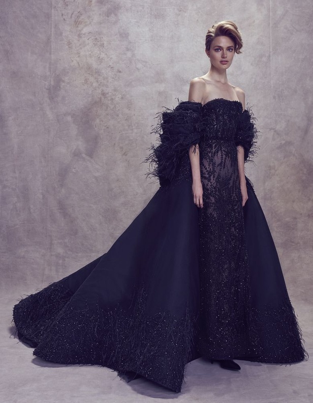 مجموعة أزياء المصمم السعودي محمد آشي خلال أسبوع الموضة في باريس !