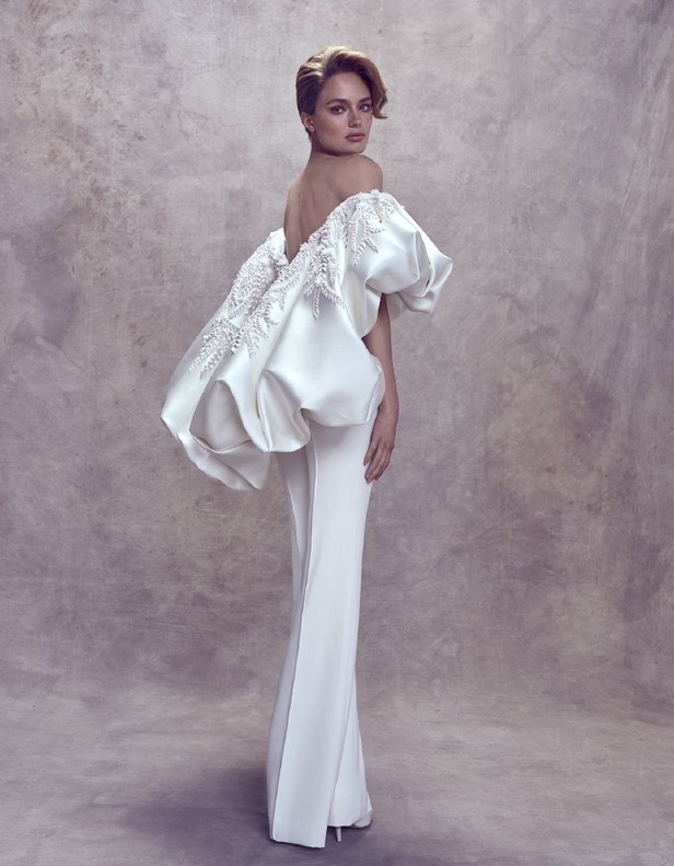 مجموعة أزياء المصمم السعودي محمد آشي خلال أسبوع الموضة في باريس !