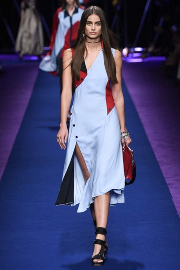 مجموعة "فيرساتشي" لموسم ربيع وصيف 2017