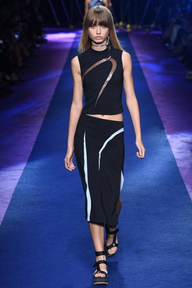 مجموعة "فيرساتشي" لموسم ربيع وصيف 2017