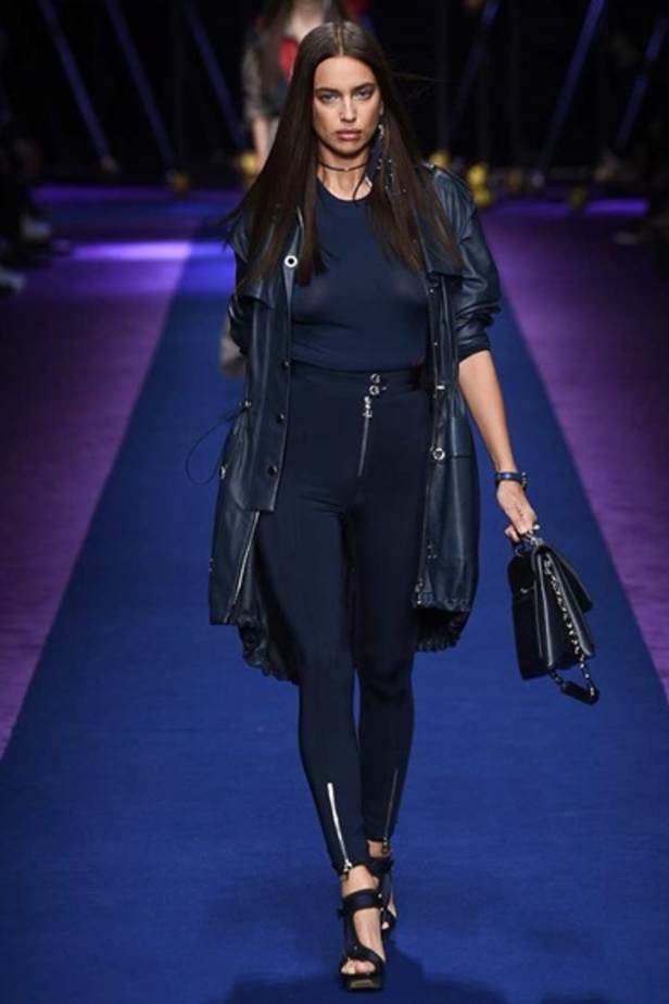 مجموعة "فيرساتشي" لموسم ربيع وصيف 2017