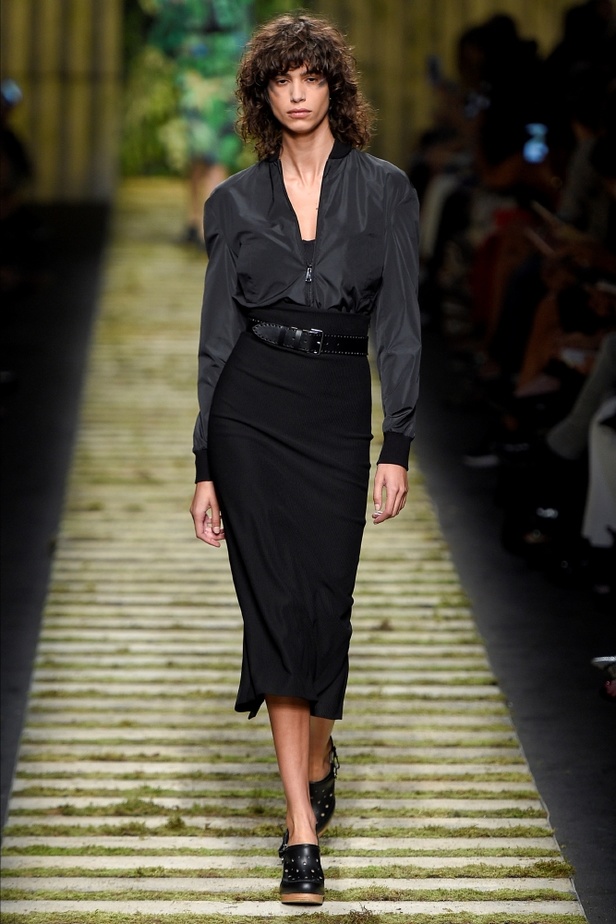 عرض أزياء "ماكس مارا" لموسم ربيع وصيف 2017