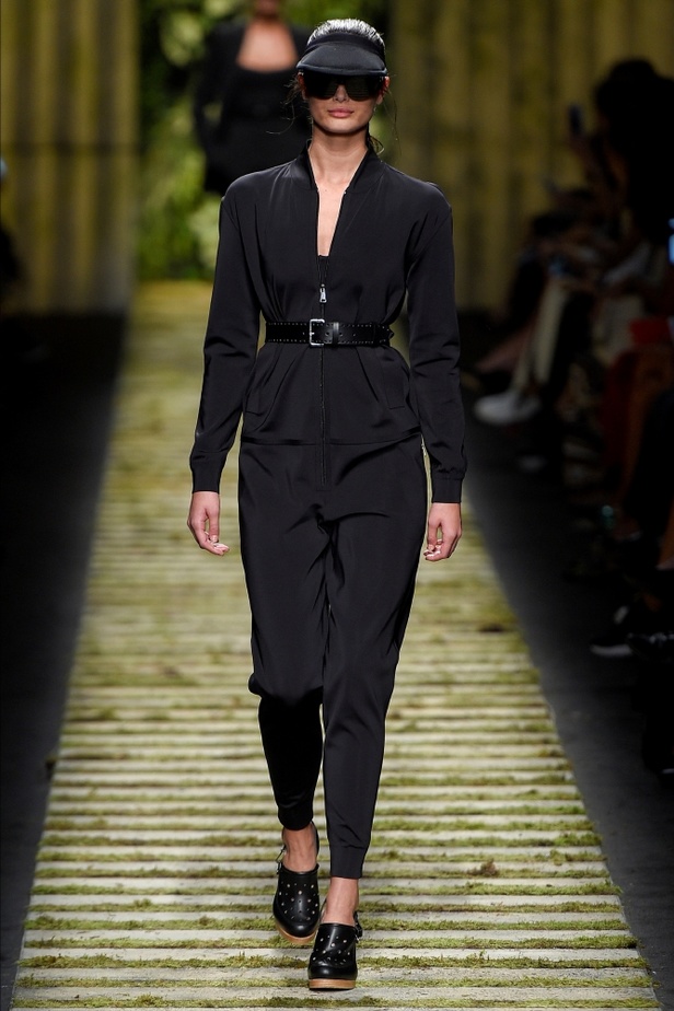 عرض أزياء "ماكس مارا" لموسم ربيع وصيف 2017