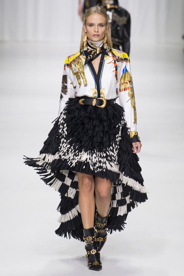 مجموعة Versace لربيع وصيف 2018