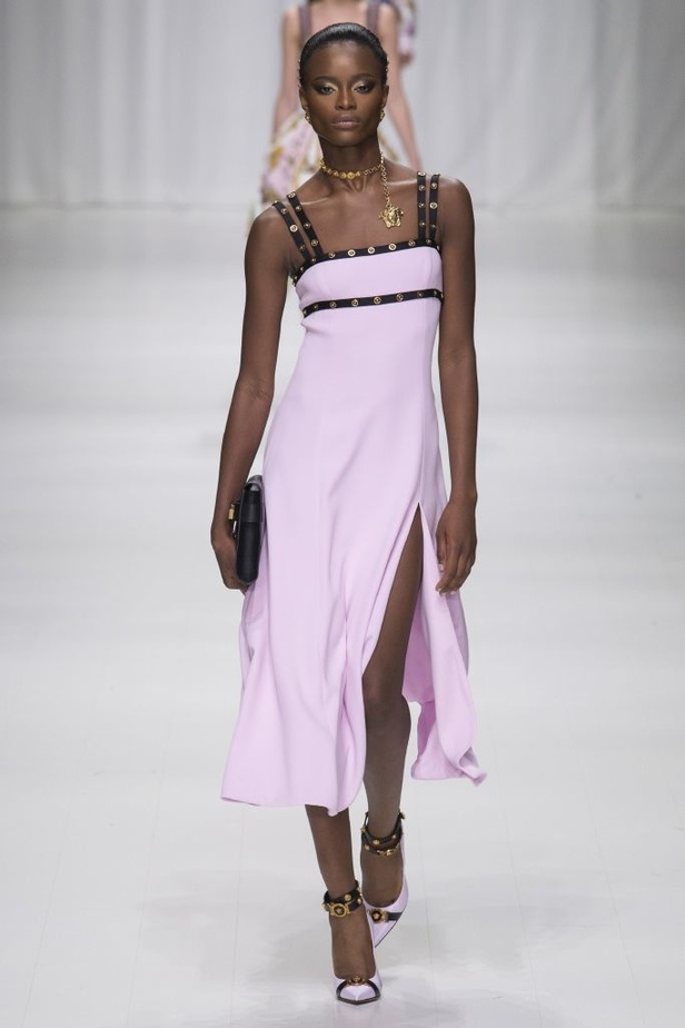 مجموعة Versace لربيع وصيف 2018