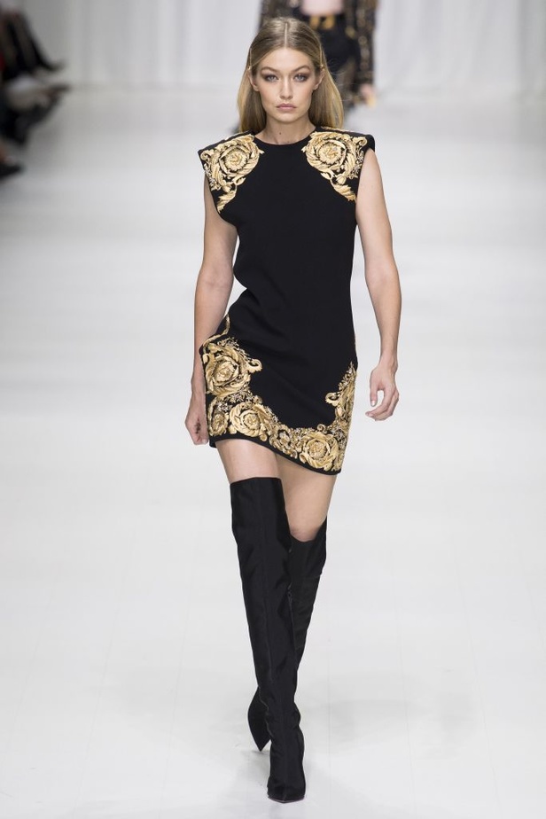 مجموعة Versace لربيع وصيف 2018