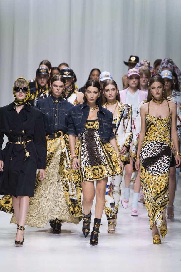 مجموعة Versace لربيع وصيف 2018