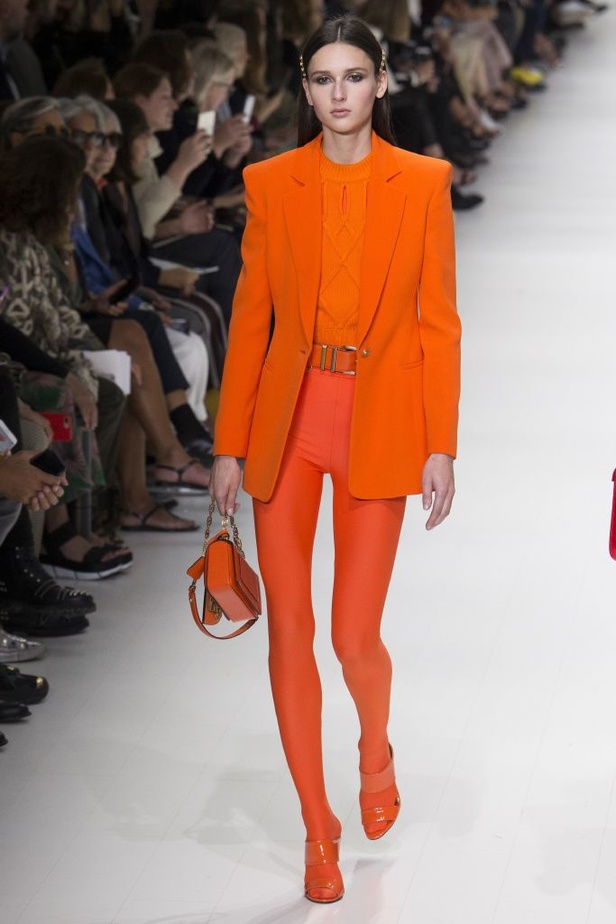 مجموعة Versace لربيع وصيف 2018