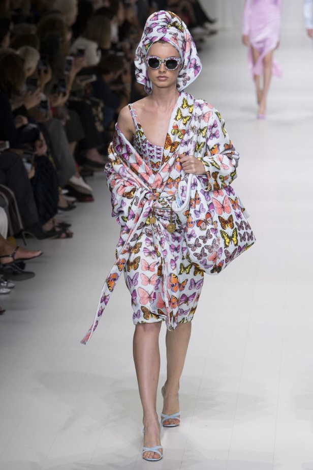 مجموعة Versace لربيع وصيف 2018