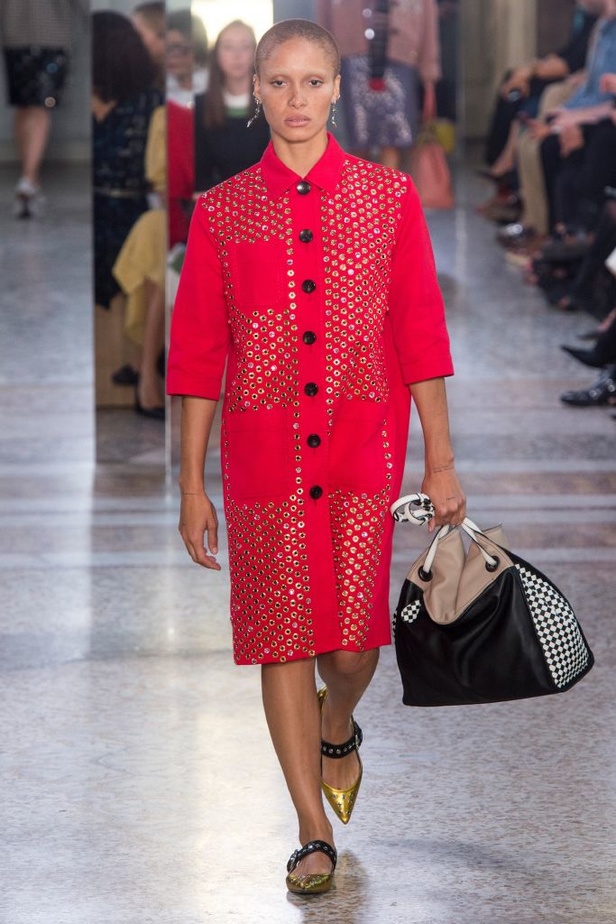 مجموعة “بوتيغا فينيتا” للأزياء لربيع وصيف 2018 !