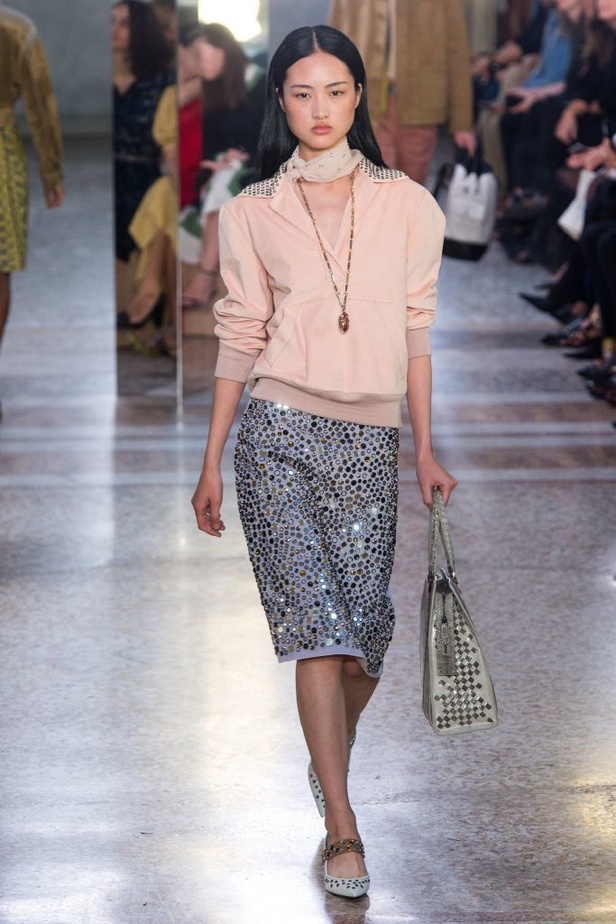 مجموعة “بوتيغا فينيتا” للأزياء لربيع وصيف 2018 !