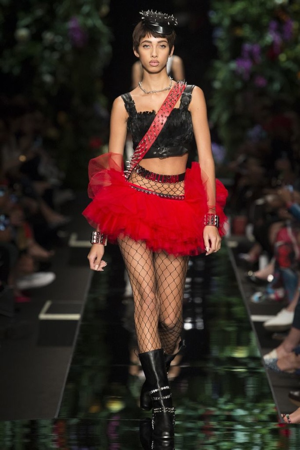 مجموعة Moschino لربيع وصيف 2018