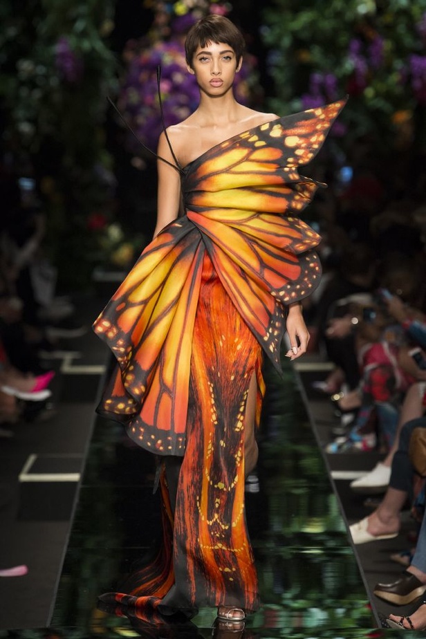 مجموعة Moschino لربيع وصيف 2018