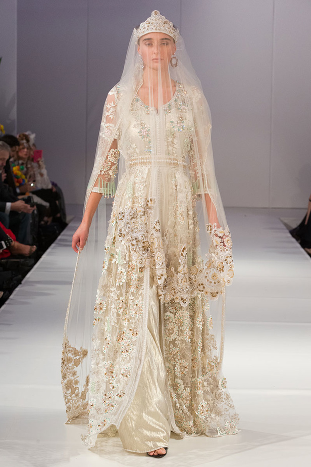 موديلات قفطان مغربي من اسبوع الموضة في لندن