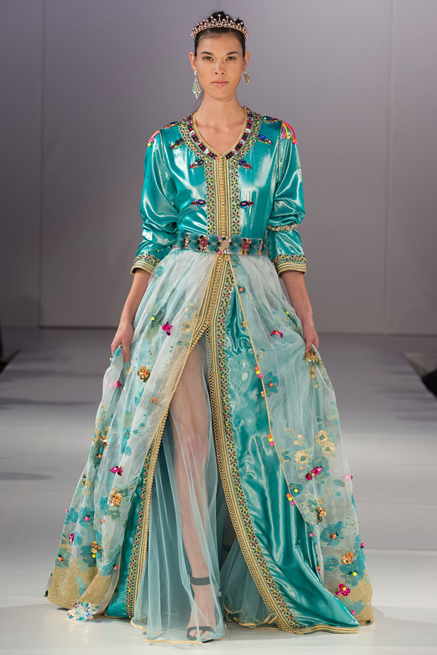 موديلات قفطان مغربي من اسبوع الموضة في لندن