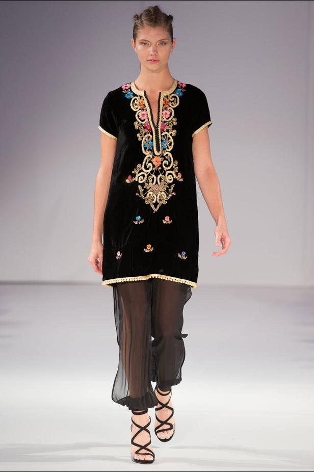 موديلات قفطان مغربي من اسبوع الموضة في لندن