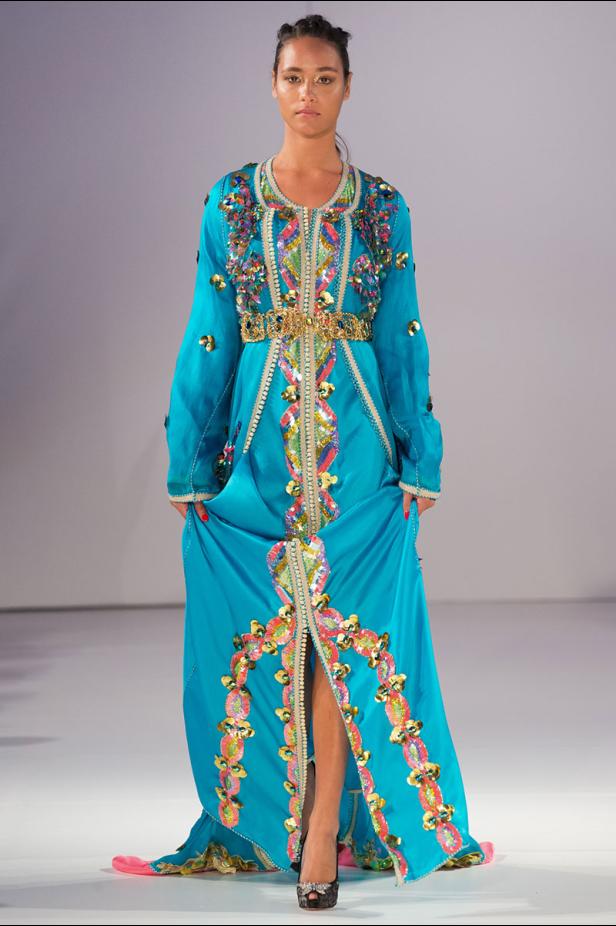 موديلات قفطان مغربي من اسبوع الموضة في لندن