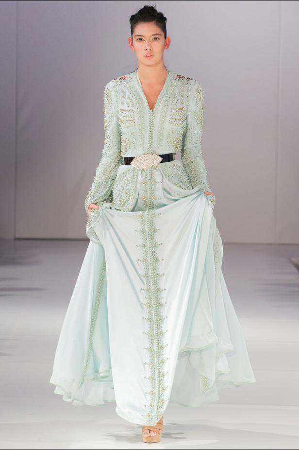 موديلات قفطان مغربي من اسبوع الموضة في لندن