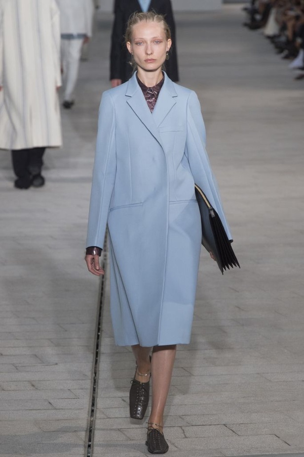 عرض أزياء Jil Sander لموسمي ربيع وصيف 2018!