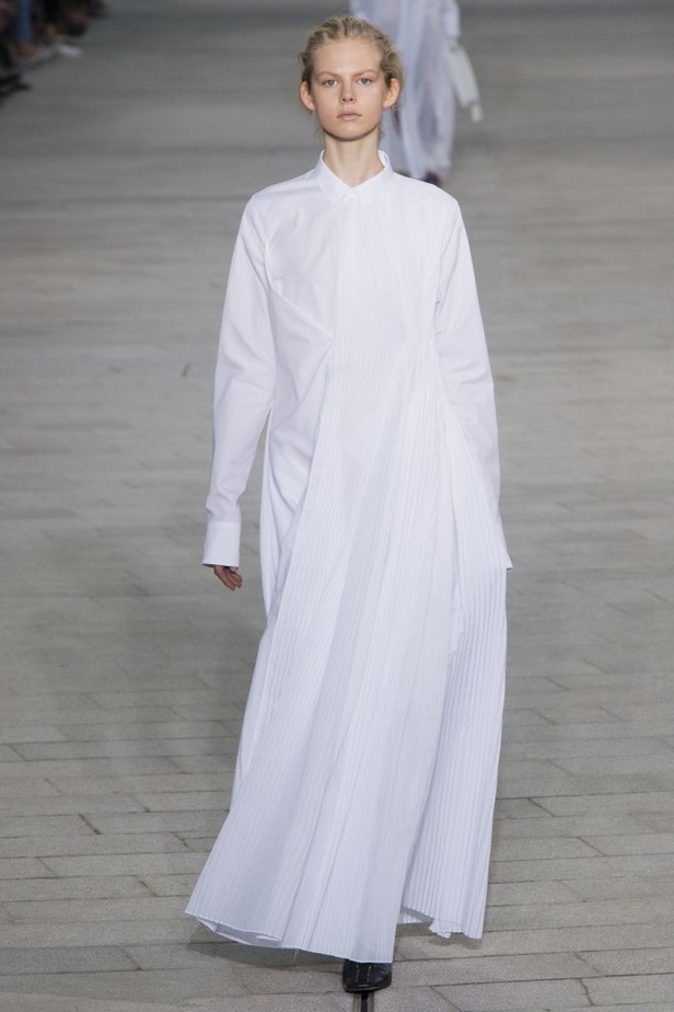 عرض أزياء Jil Sander لموسمي ربيع وصيف 2018!