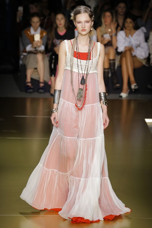 مجموعة Les Copains لموسم ربيع وصيف 2018