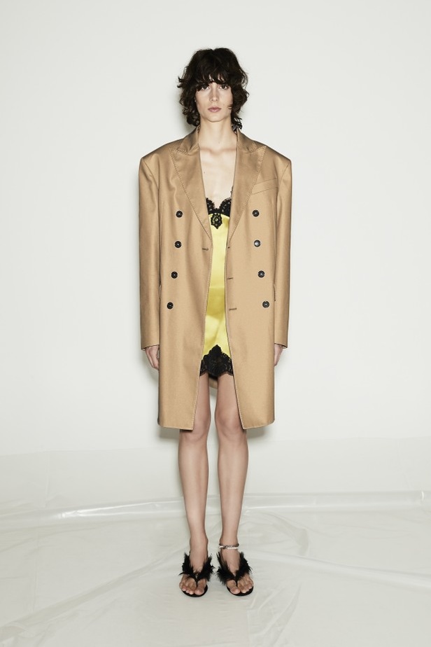 عرض ازياء مجموعة  Dsquared2 لربيع وصيف 2021 من اسبوع ميلانو للموضة