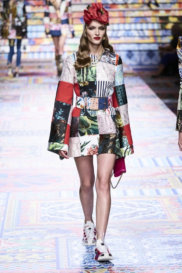 عرض ازياء dolce & gabbana لربيع وصيف 2021 ضمن أسبوع الموضة في ميلانو