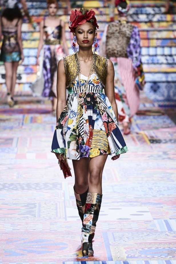 عرض ازياء dolce & gabbana لربيع وصيف 2021 ضمن أسبوع الموضة في ميلانو