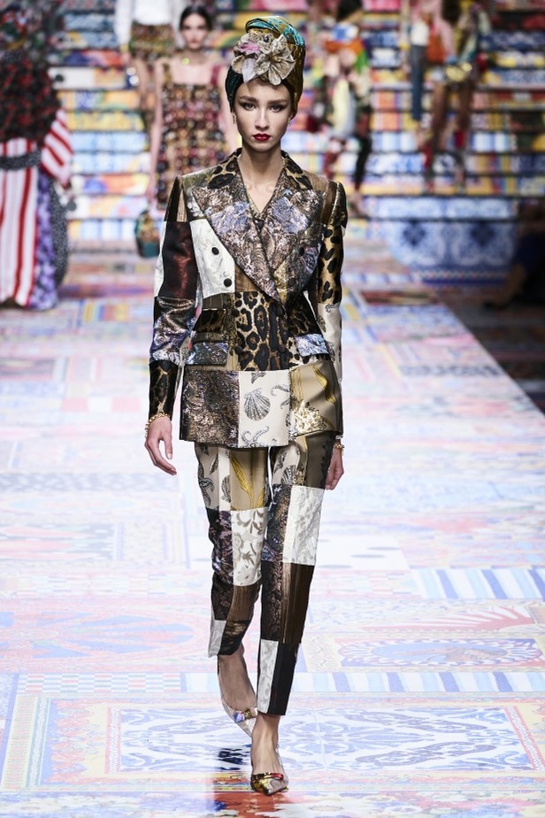 عرض ازياء dolce & gabbana لربيع وصيف 2021 ضمن أسبوع الموضة في ميلانو