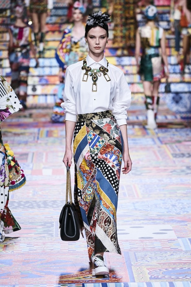 عرض ازياء dolce & gabbana لربيع وصيف 2021 ضمن أسبوع الموضة في ميلانو