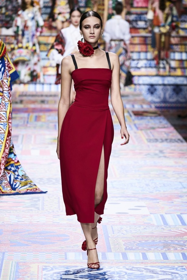 عرض ازياء dolce & gabbana لربيع وصيف 2021 ضمن أسبوع الموضة في ميلانو