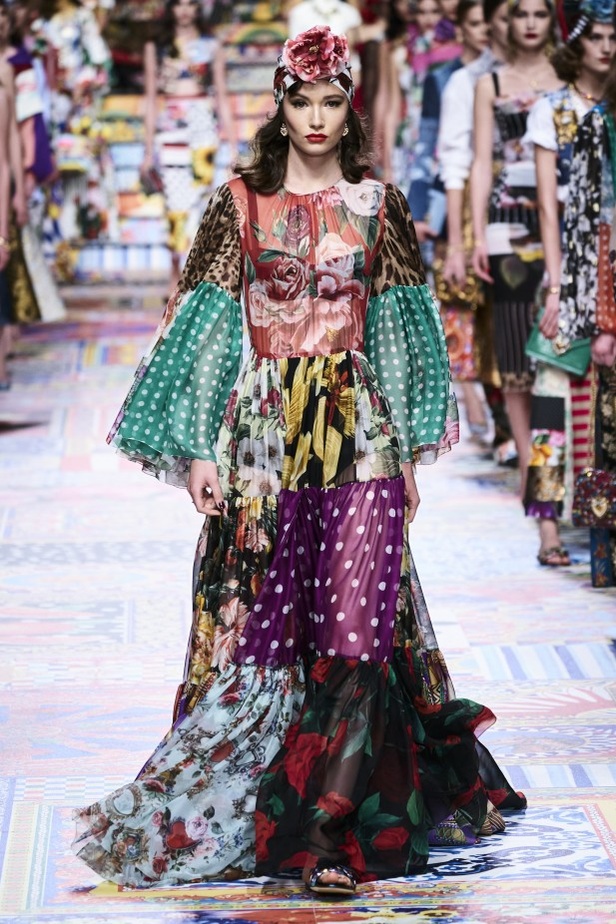 عرض ازياء dolce & gabbana لربيع وصيف 2021 ضمن أسبوع الموضة في ميلانو