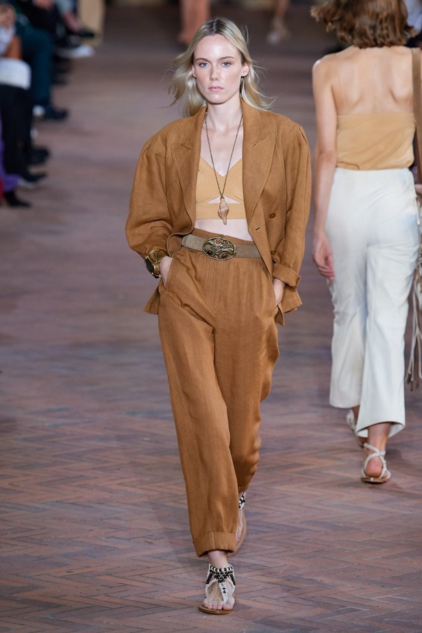 عرض ازياء Alberta Ferretti من أسبوع الموضة في ميلانو لربيع وصيف 2020