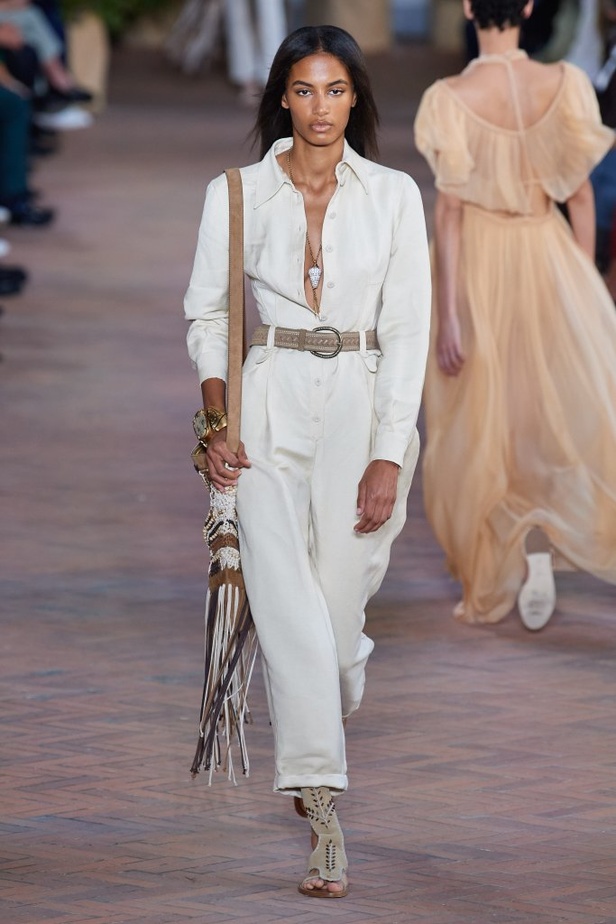 عرض ازياء Alberta Ferretti من أسبوع الموضة في ميلانو لربيع وصيف 2020