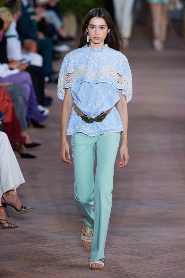 عرض ازياء Alberta Ferretti من أسبوع الموضة في ميلانو لربيع وصيف 2020