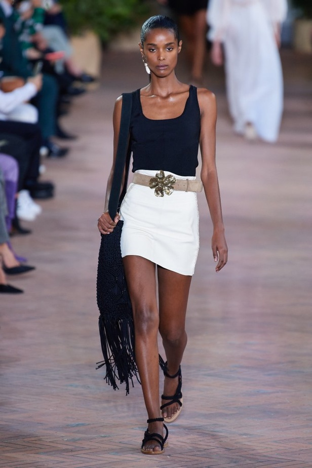 عرض ازياء Alberta Ferretti من أسبوع الموضة في ميلانو لربيع وصيف 2020