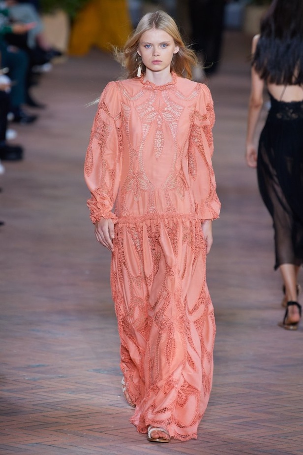 عرض ازياء Alberta Ferretti من أسبوع الموضة في ميلانو لربيع وصيف 2020
