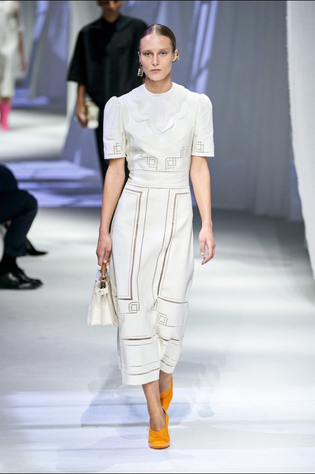 عرض ازياء Fendi لربيع وصيف 2021 من اسبوع الموضة في ميلانو 