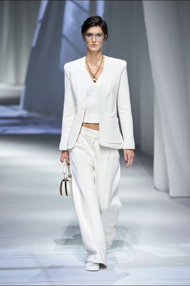 عرض ازياء Fendi لربيع وصيف 2021 من اسبوع الموضة في ميلانو 