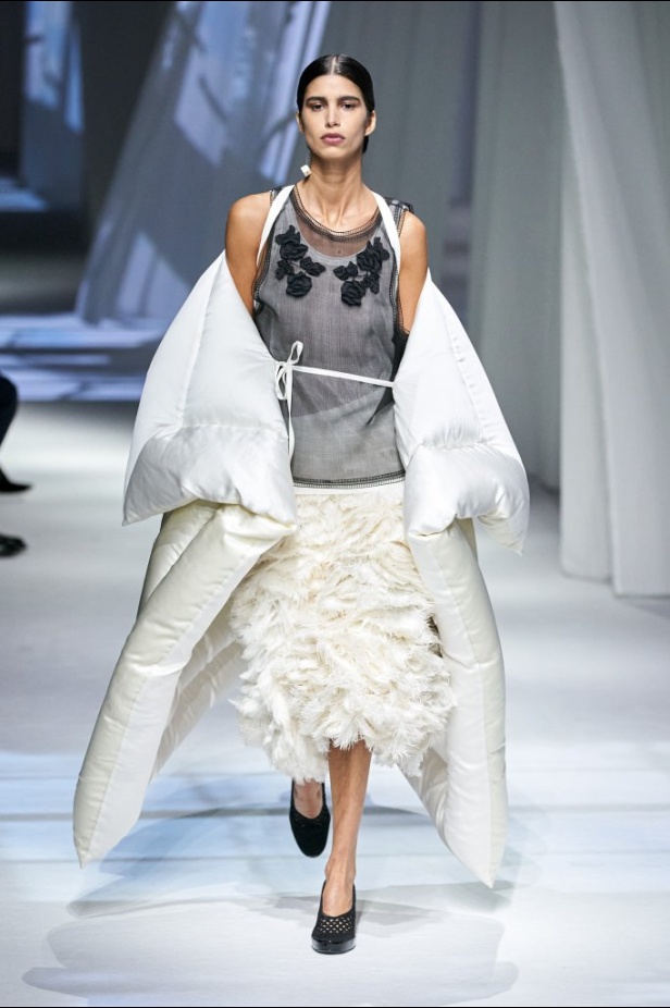 عرض ازياء Fendi لربيع وصيف 2021 من اسبوع الموضة في ميلانو 