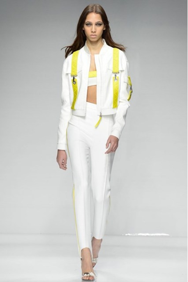 عرض فيرساتشي للأزياء الفاخرة لربيع وصيف 2016