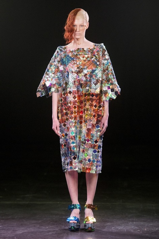 تصاميم صاخبة في مجموعة Yuima Nakazato لربيع وصيف 2017